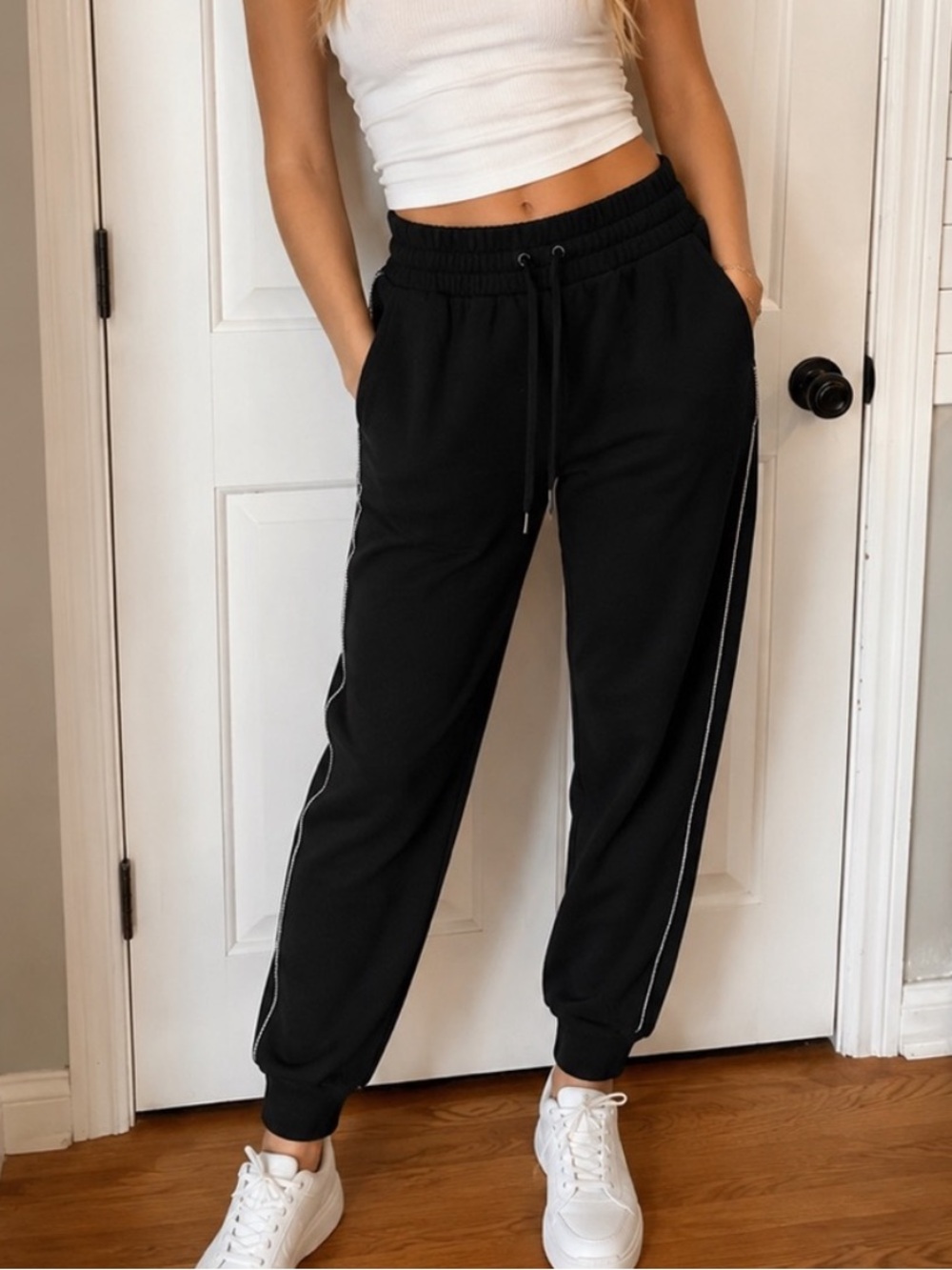 Victoria’s Secret Black Rhinestone Side Stripe Sweatpants 25409